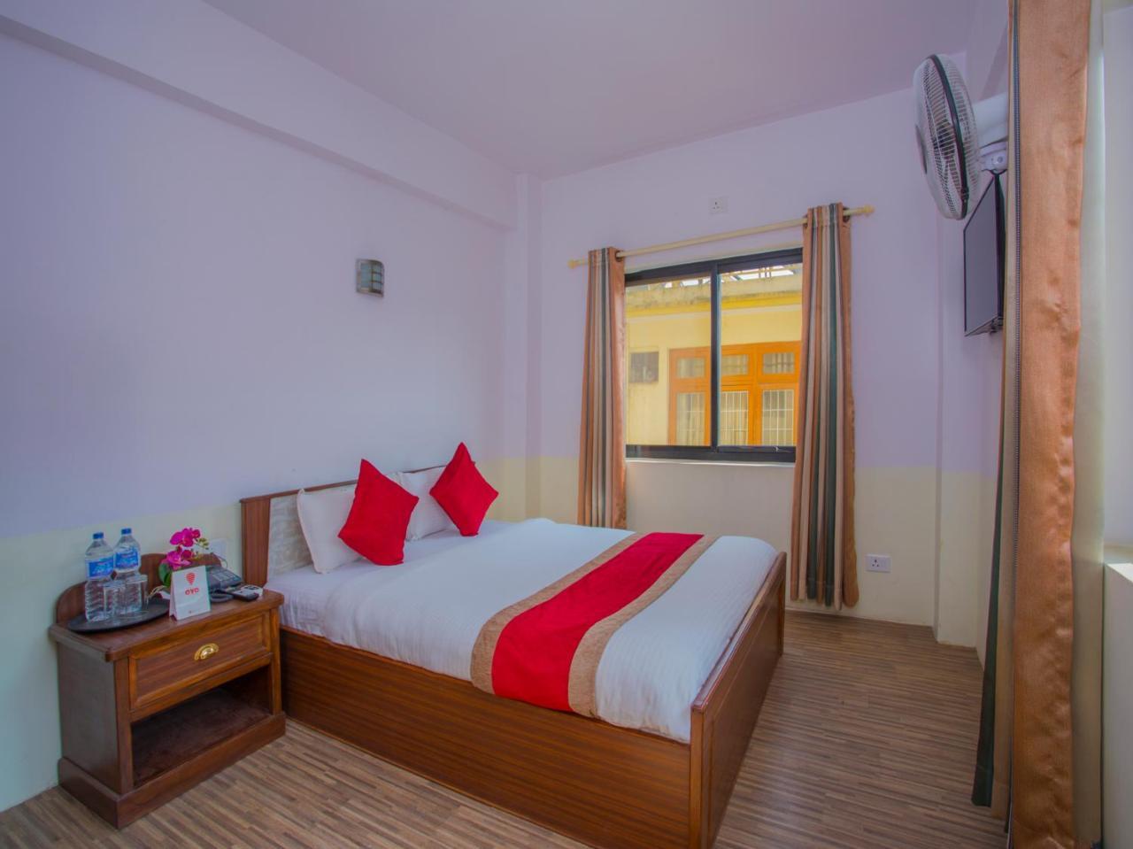 Oyo 255 White Zambala Hotel كاتماندو المظهر الخارجي الصورة