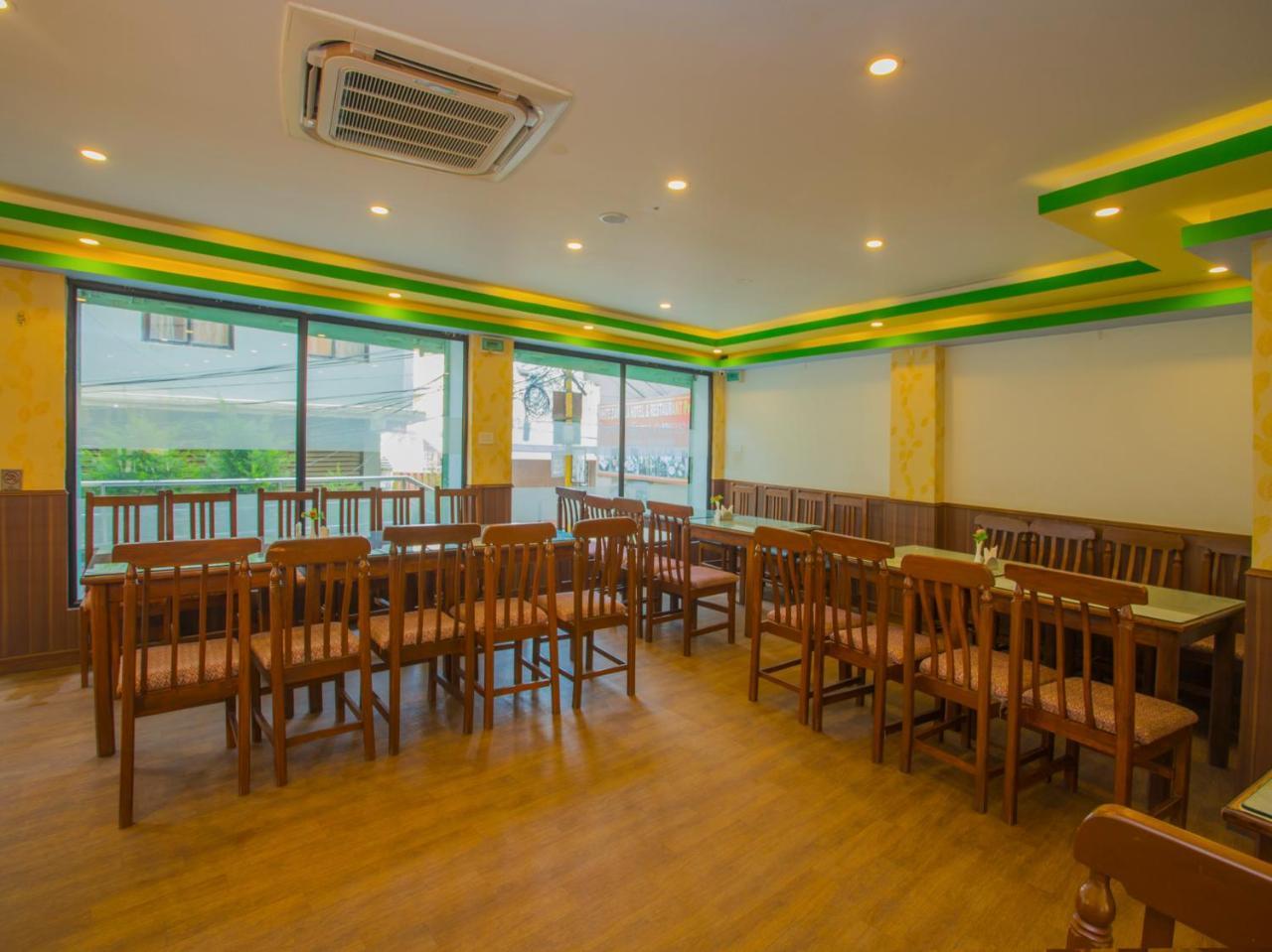 Oyo 255 White Zambala Hotel كاتماندو المظهر الخارجي الصورة
