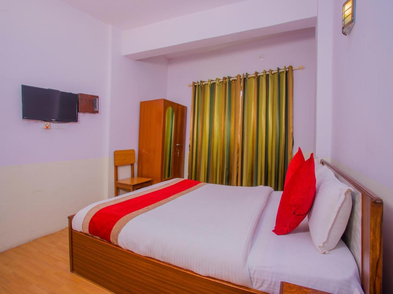 Oyo 255 White Zambala Hotel كاتماندو المظهر الخارجي الصورة