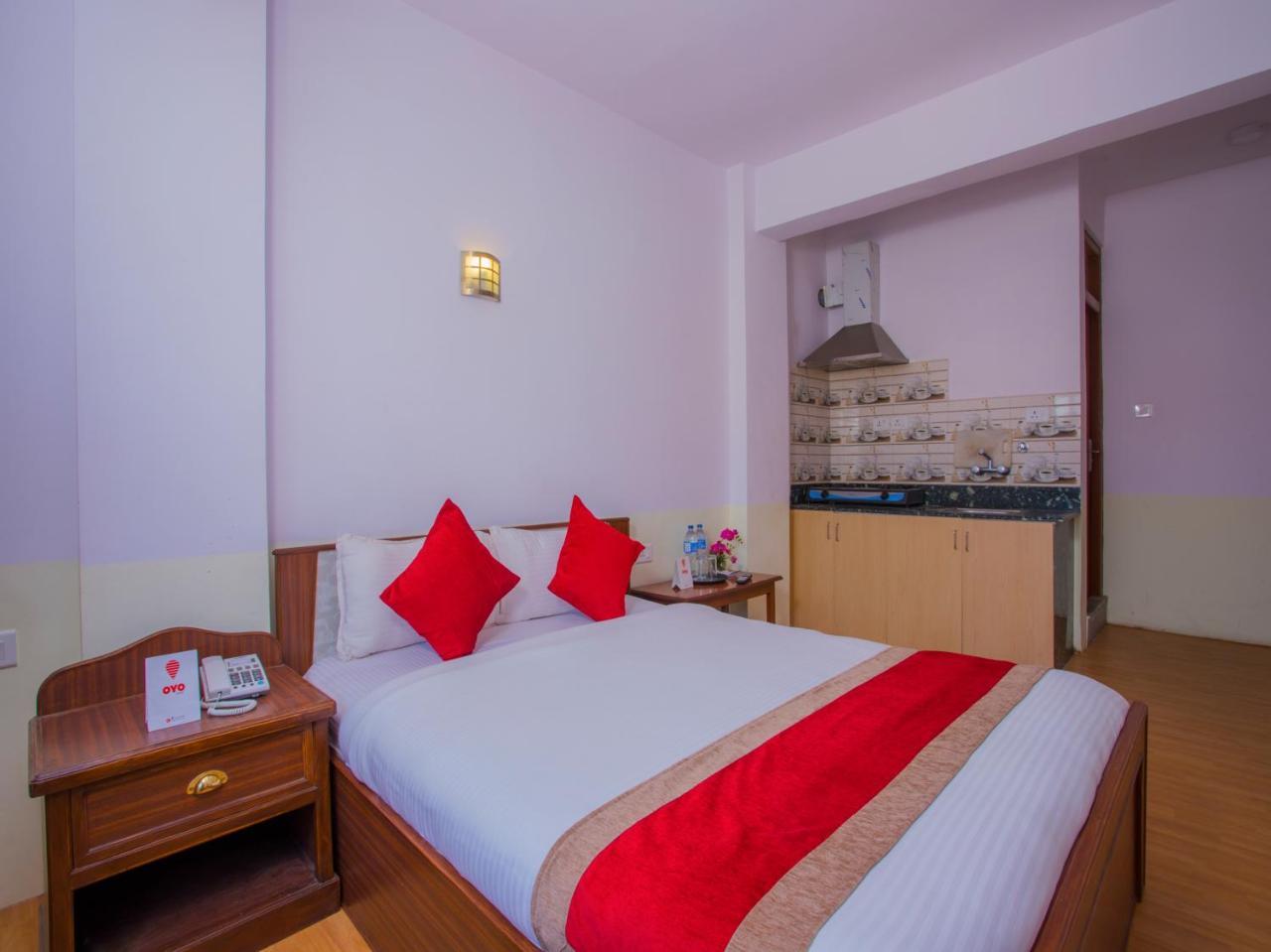 Oyo 255 White Zambala Hotel كاتماندو المظهر الخارجي الصورة
