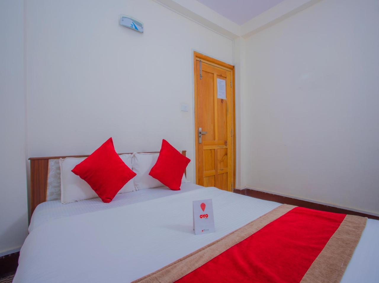 Oyo 255 White Zambala Hotel كاتماندو المظهر الخارجي الصورة