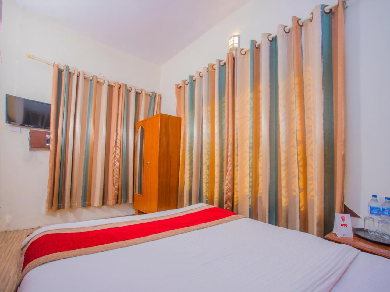 Oyo 255 White Zambala Hotel كاتماندو المظهر الخارجي الصورة