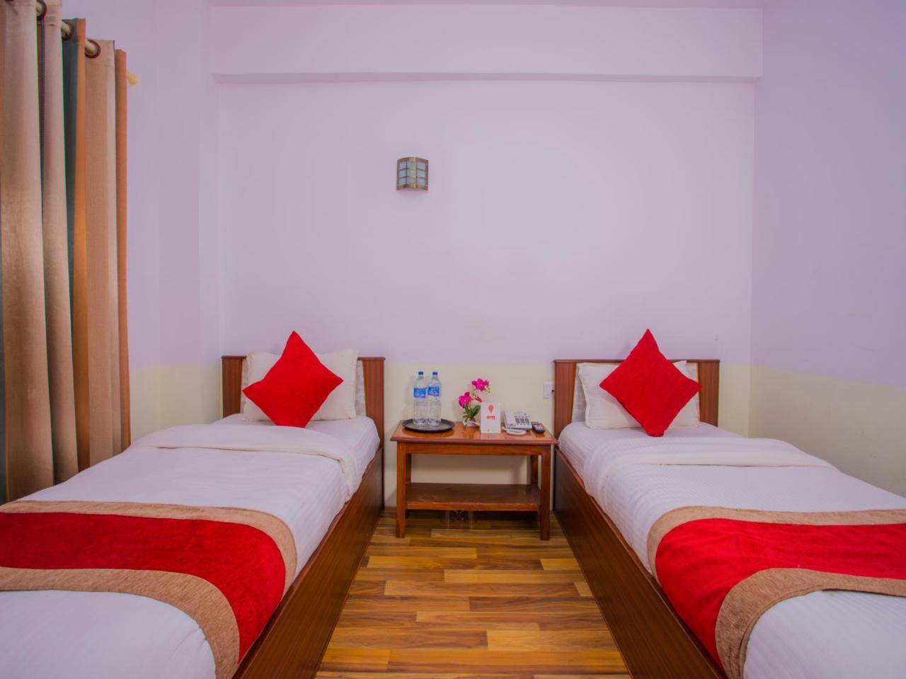 Oyo 255 White Zambala Hotel كاتماندو المظهر الخارجي الصورة