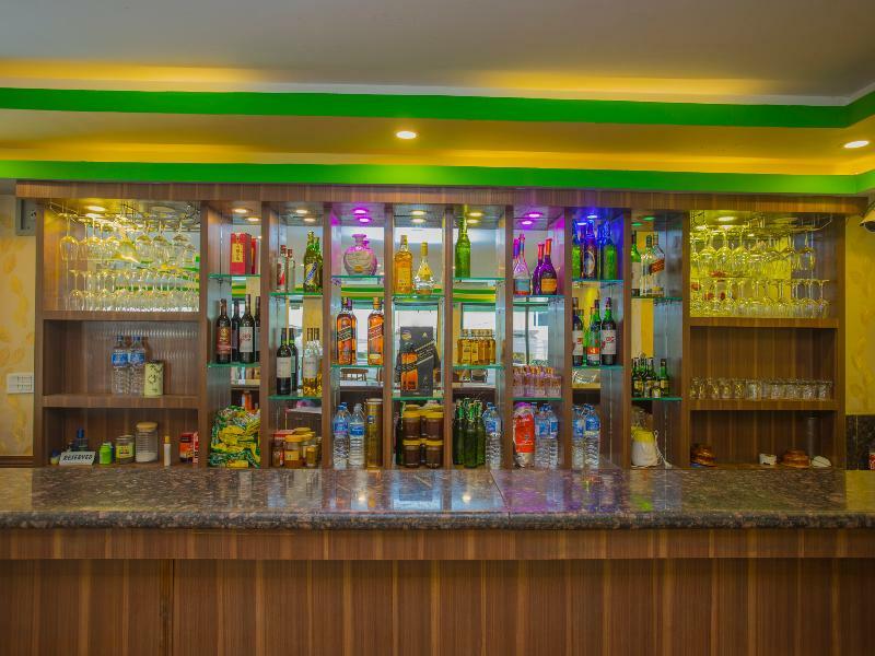 Oyo 255 White Zambala Hotel كاتماندو المظهر الخارجي الصورة