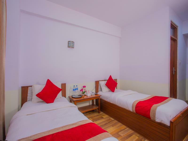 Oyo 255 White Zambala Hotel كاتماندو المظهر الخارجي الصورة